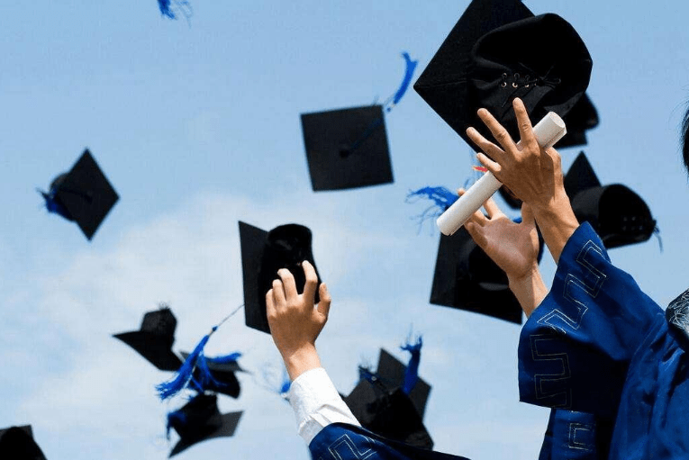 留学生是，留学生是指大学生吗