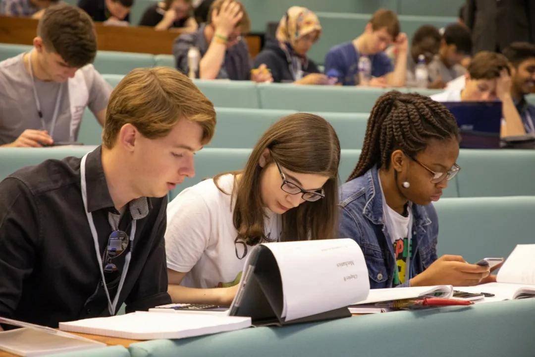 国外留学一般几年，国外留学几年回来一次