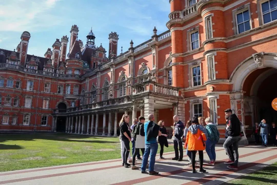 英国最低留学费用，英国最低留学费用多少钱
