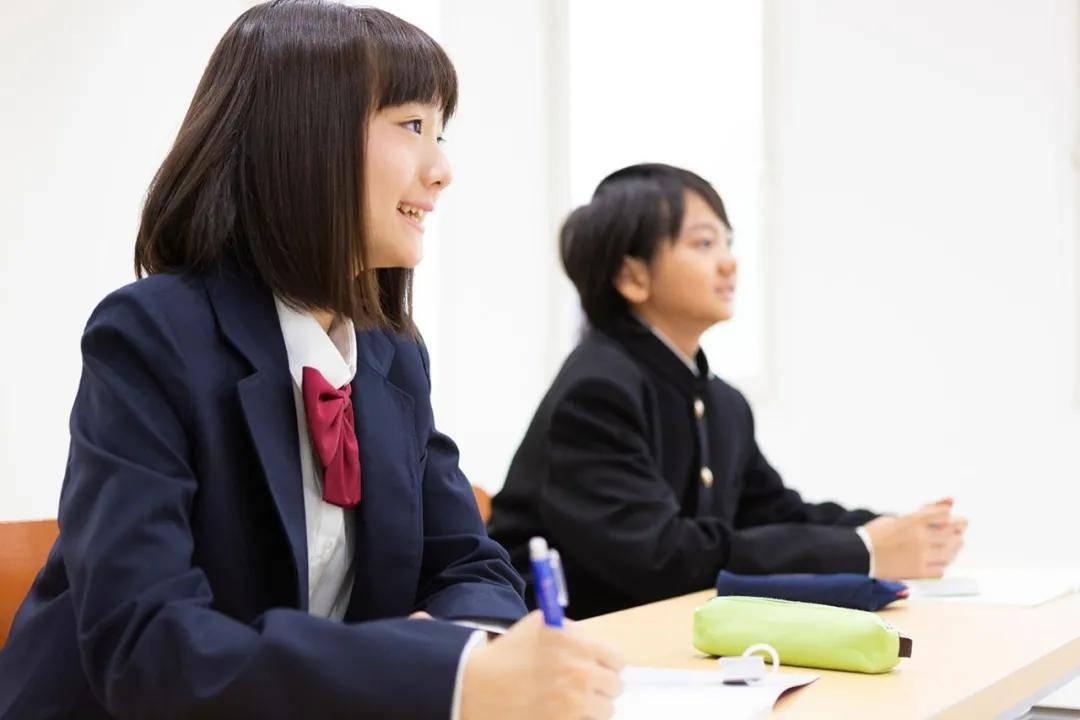 大专毕业可以去日本留学吗，大专毕业去日本留学还是高中毕业去好