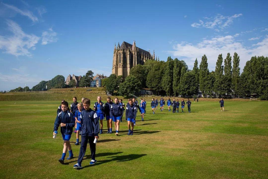 中学到英国留学，怎么留学英国中学