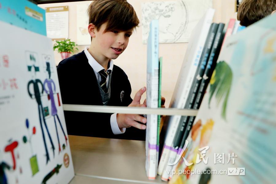 留学时在图书馆和老外，讲述外国留学时在图书馆