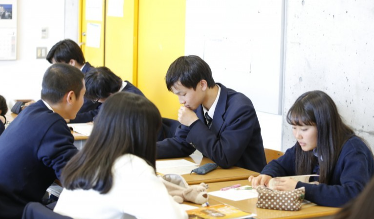 高二留学好吗，高二去美国留学好吗