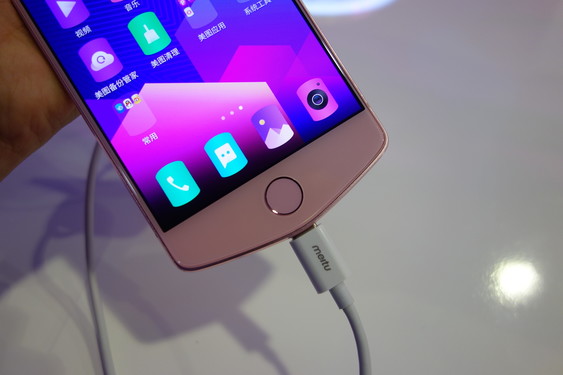 美图m8，美图m8强制重启的方法