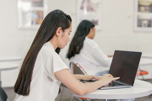 在读研究生出国留学，读研究生出国留学哪个国家比较好