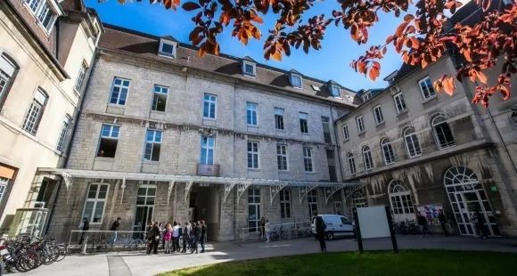 法国文科留学，文科申请法国留学