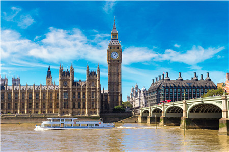英国研究生留学多少钱，英国研究生留学多少钱一个月