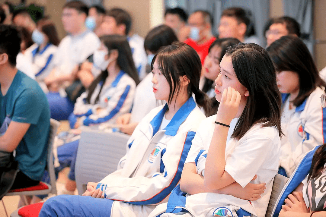 成都美中留学，成都美国留学中心