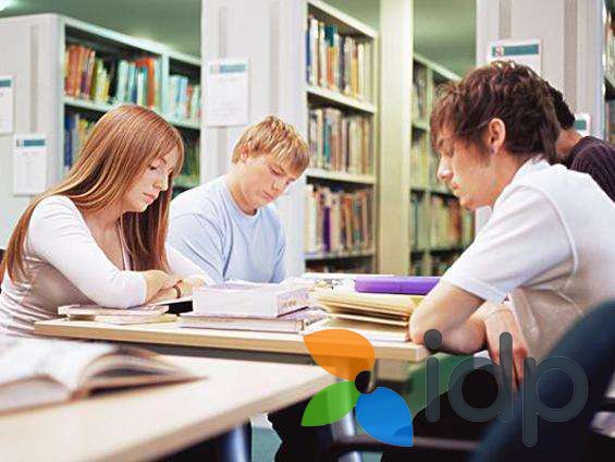 留学美国中介，留学美国中介费是多少