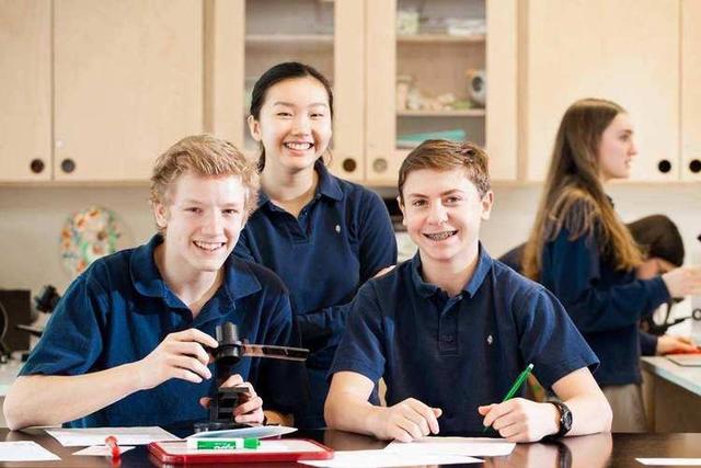 加拿大出国留学费用，加拿大留学费用大概多少
