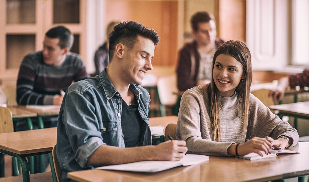 留学中介老师，留学中介老师学历