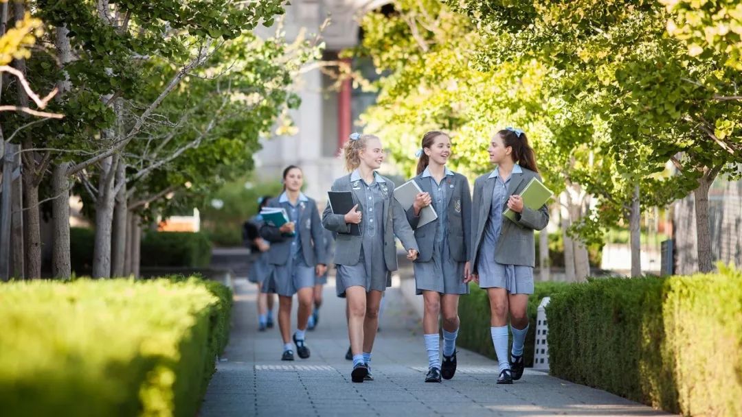 高二学生留学，中国高二学生如何申请留学