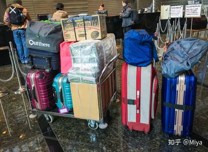 出国留学的行李箱，出国留学一般带几个行李箱