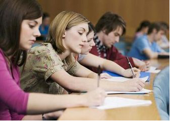 专科生英国留学条件，专科英国留学可以去哪些学校