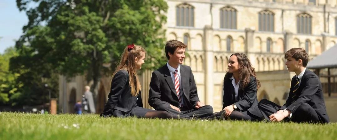 小学英国留学，小学留学英国一年费用是多少