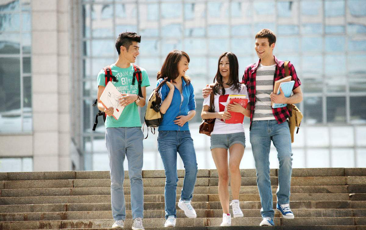 留学高中费用，新西兰留学高中费用