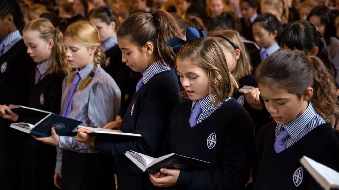 英国留学安全吗女孩子，伦敦留学一年50万够吗