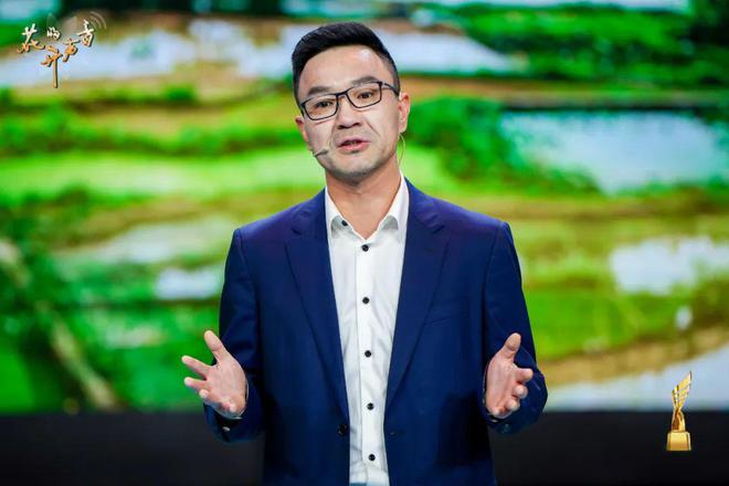 区块链最朴实的方法是，区块链最突出最本质的特征是什么?