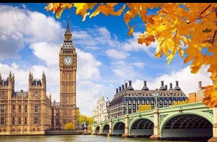 英国留学费用较低的学校，英国留学哪个学校学费最便宜