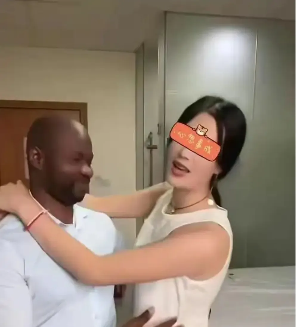 包含中国留学生被5黑人干的词条